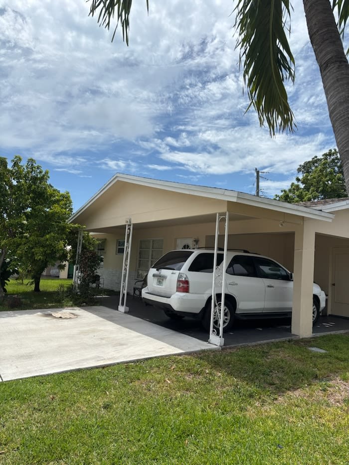 2502 West Commercial Boulevard