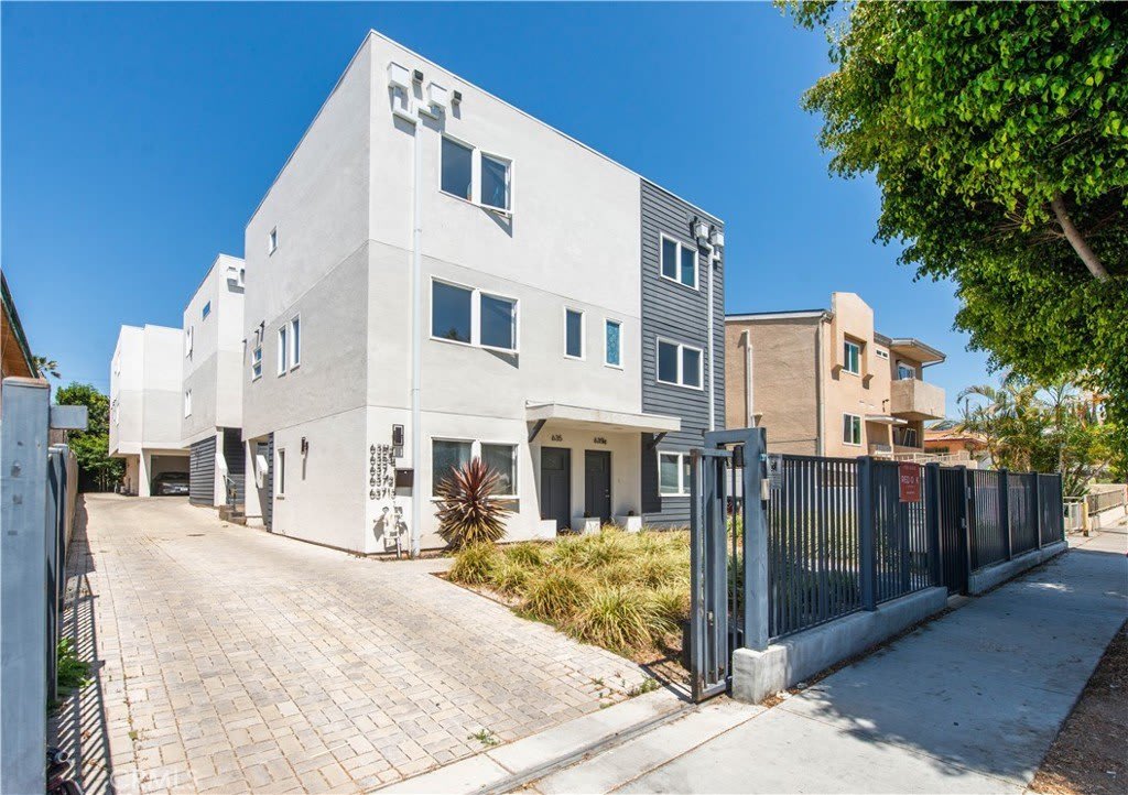 635 N Harvard Boulevard