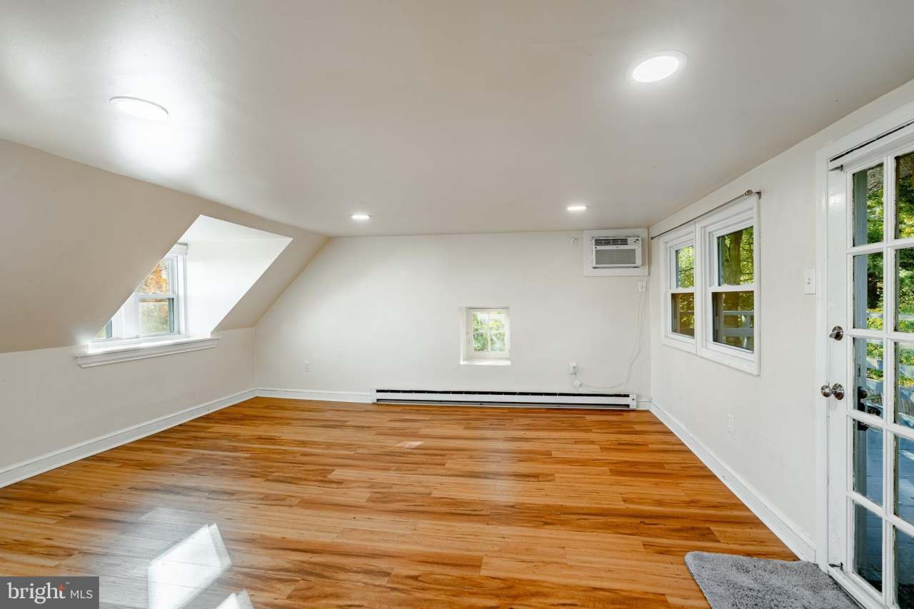 228 CRAWFORD Avenue unit: 3