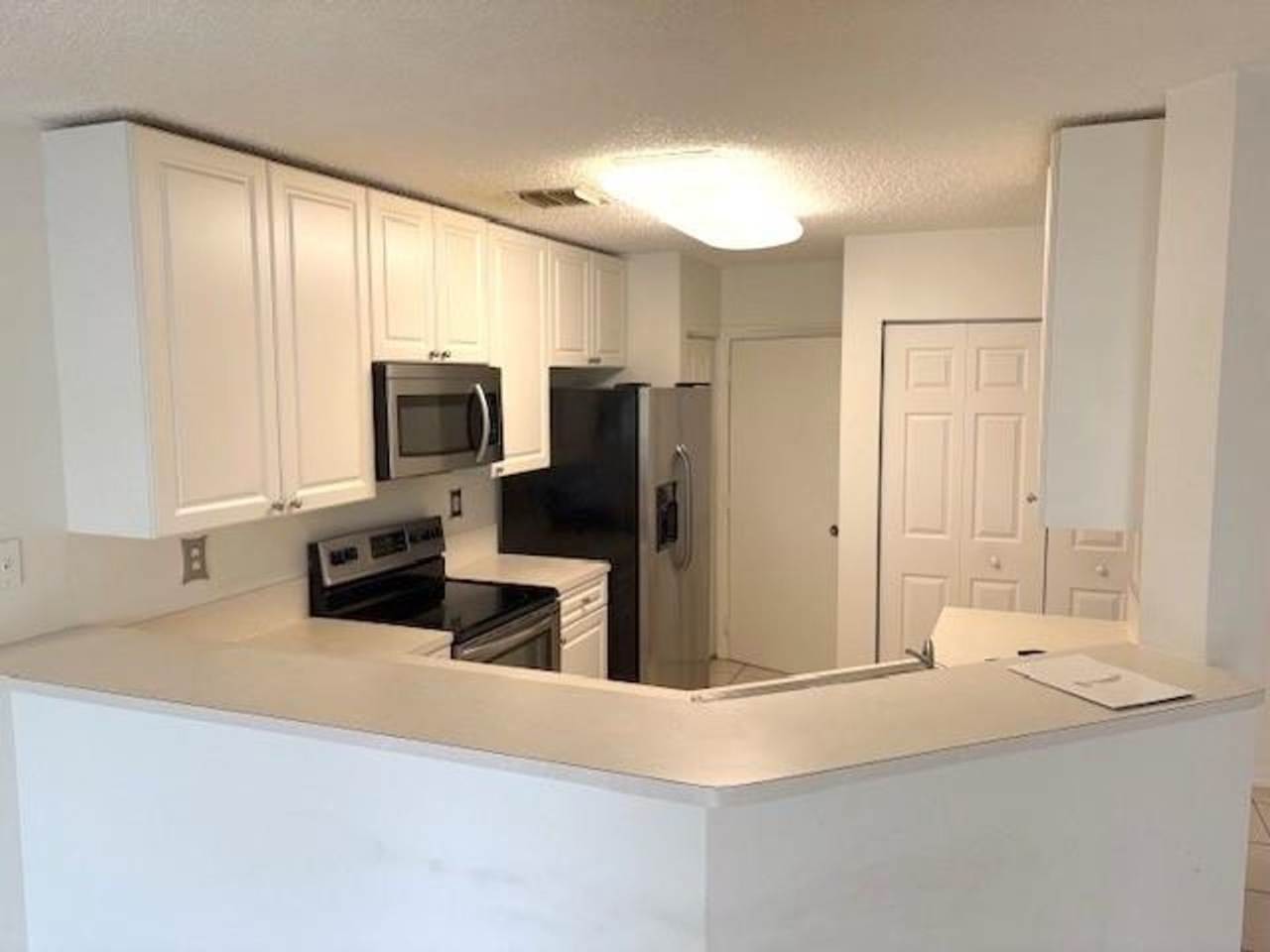 8632 S Suothgate Shores Circle, Tamarac, FL 33321
