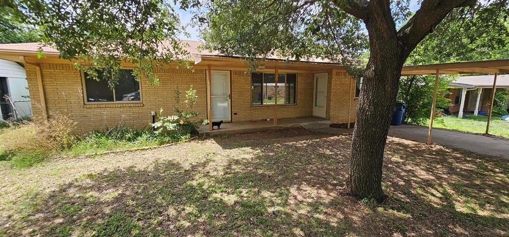 220 W Val Verde Circle