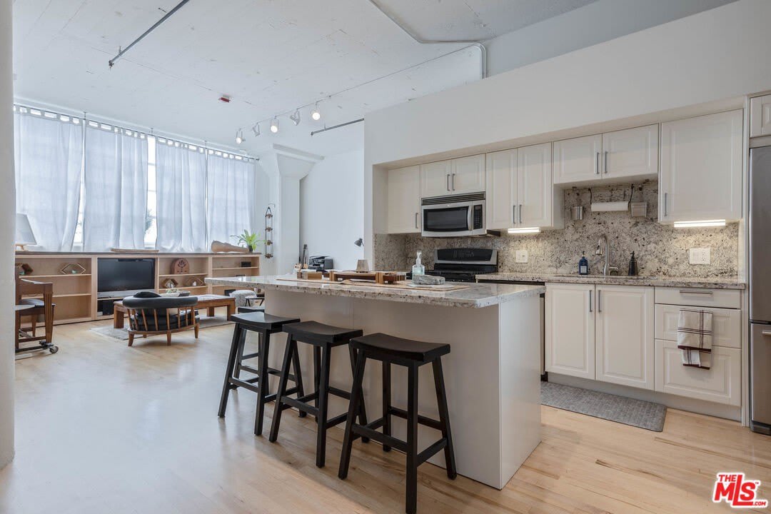 420 S San Pedro St unit: 423