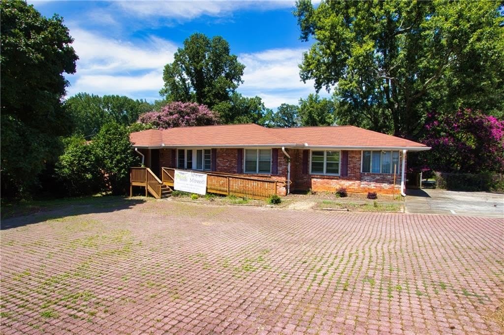 1835 Lawrenceville Highway