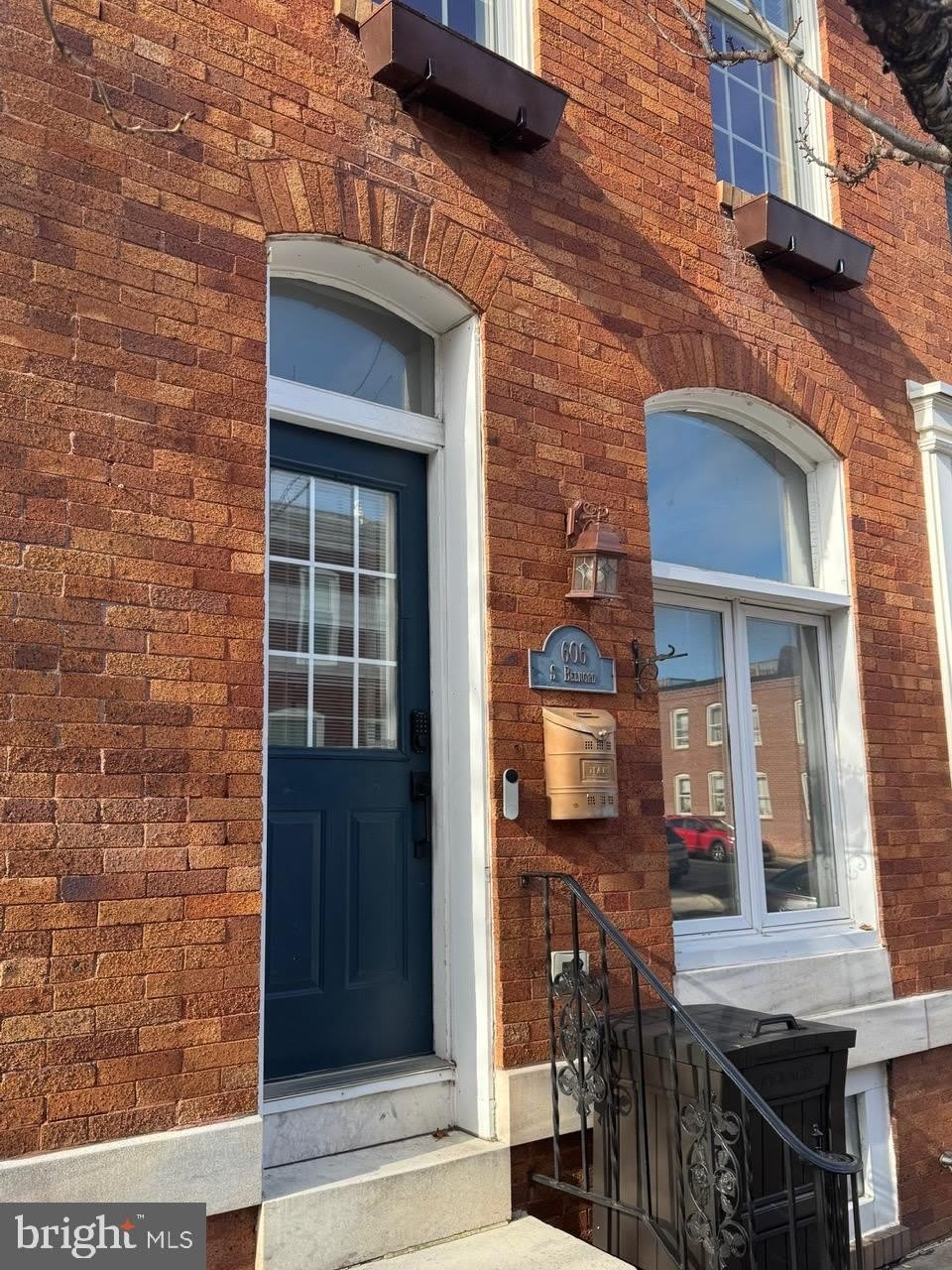 606 S BELNORD Avenue