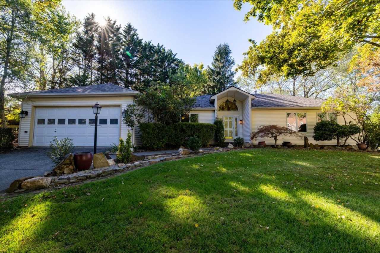 Sun-Soaked Living in Meadow Run