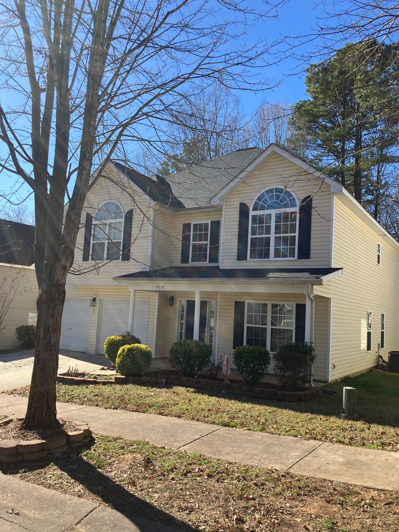 Lovely 5 bedroom home in heart Cornelius.