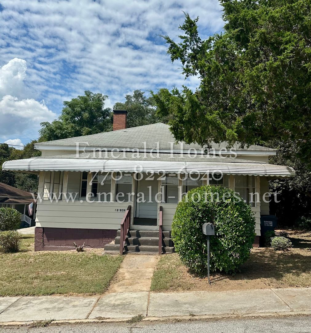 Rent NOW! Charming and spacious historic home in Porterdale Village featuring three bedrooms, two full bathrooms, and a versatile bonus room.