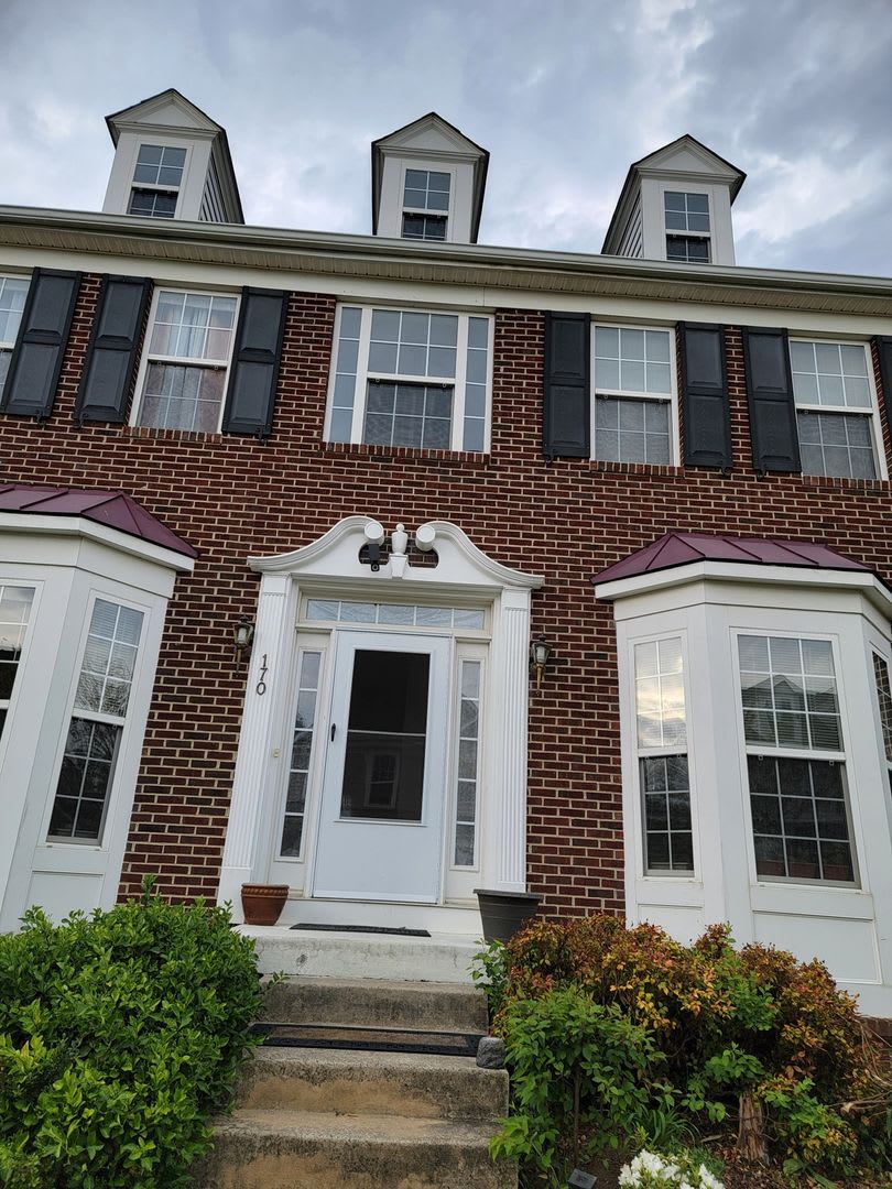 Charming 2BR House in Charles Town