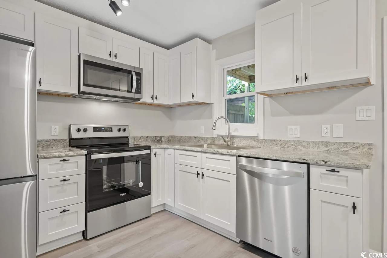 708 65th Avenue North - c