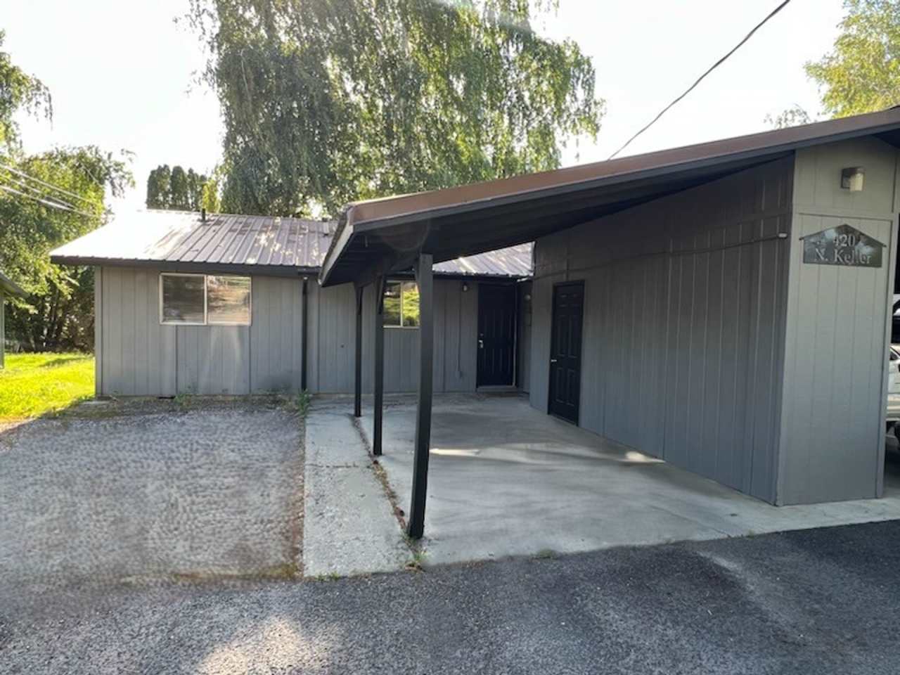 Pet Friendly 2 Bedroom 1 Bathroom Duplex Coming Available! SEPTEMBER RENT FREE! PET FRIENDLY!