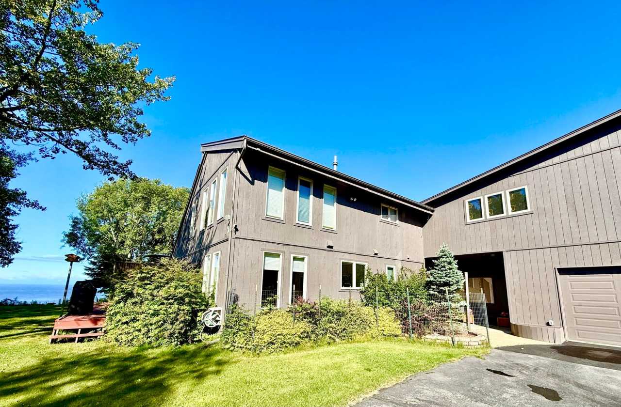 SEASONAL OCEANFRONT HOME