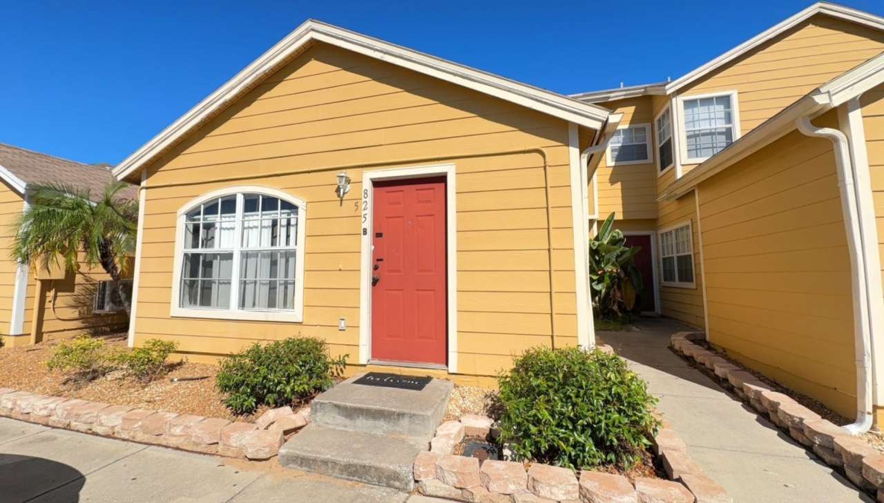 Coming Soon! Charming 1-Story Lockout Townhome in Davenport!