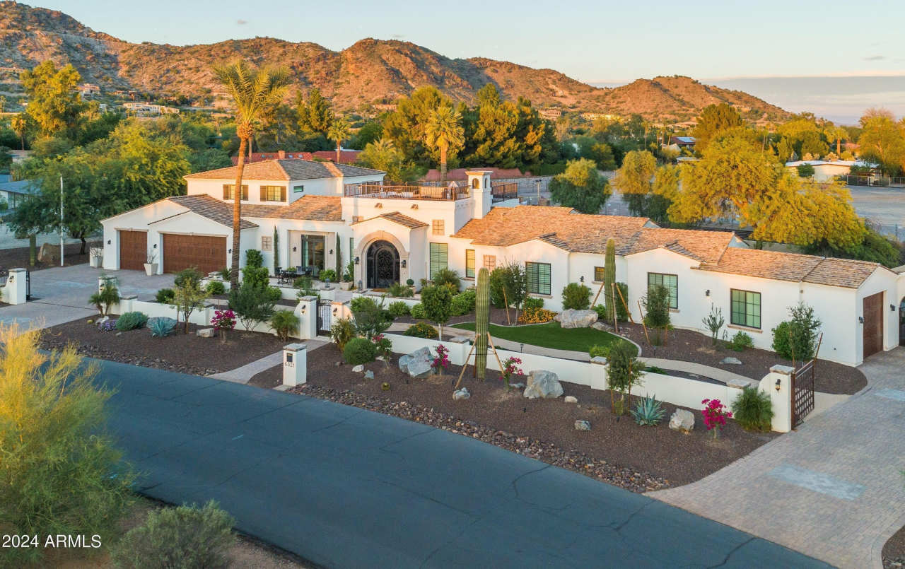 6521 N Smoke Tree Lane