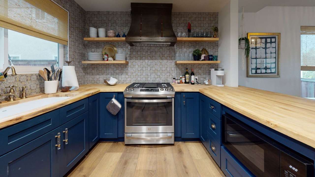 3BR/2BA Remodeled Condo – 1 Block from the Beach!