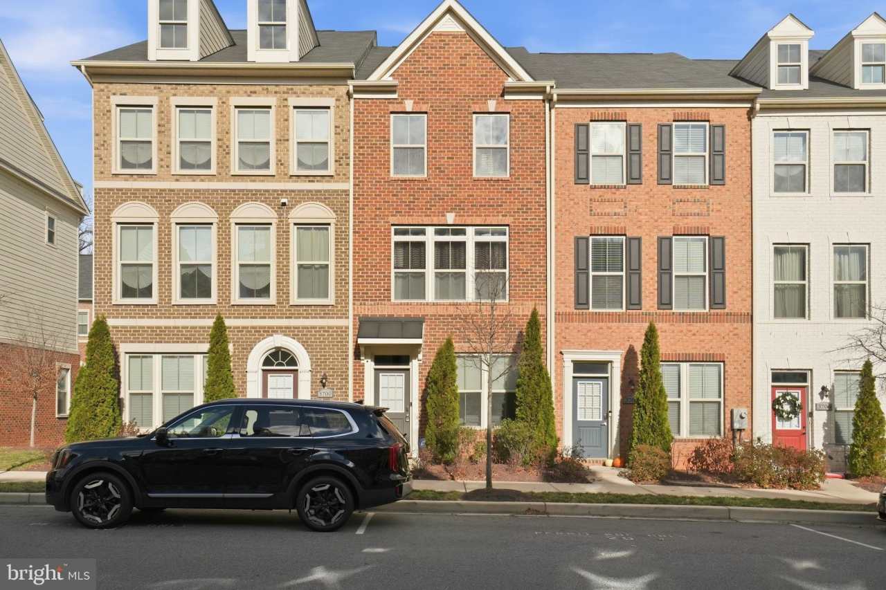 3702 JAMISON Street NE