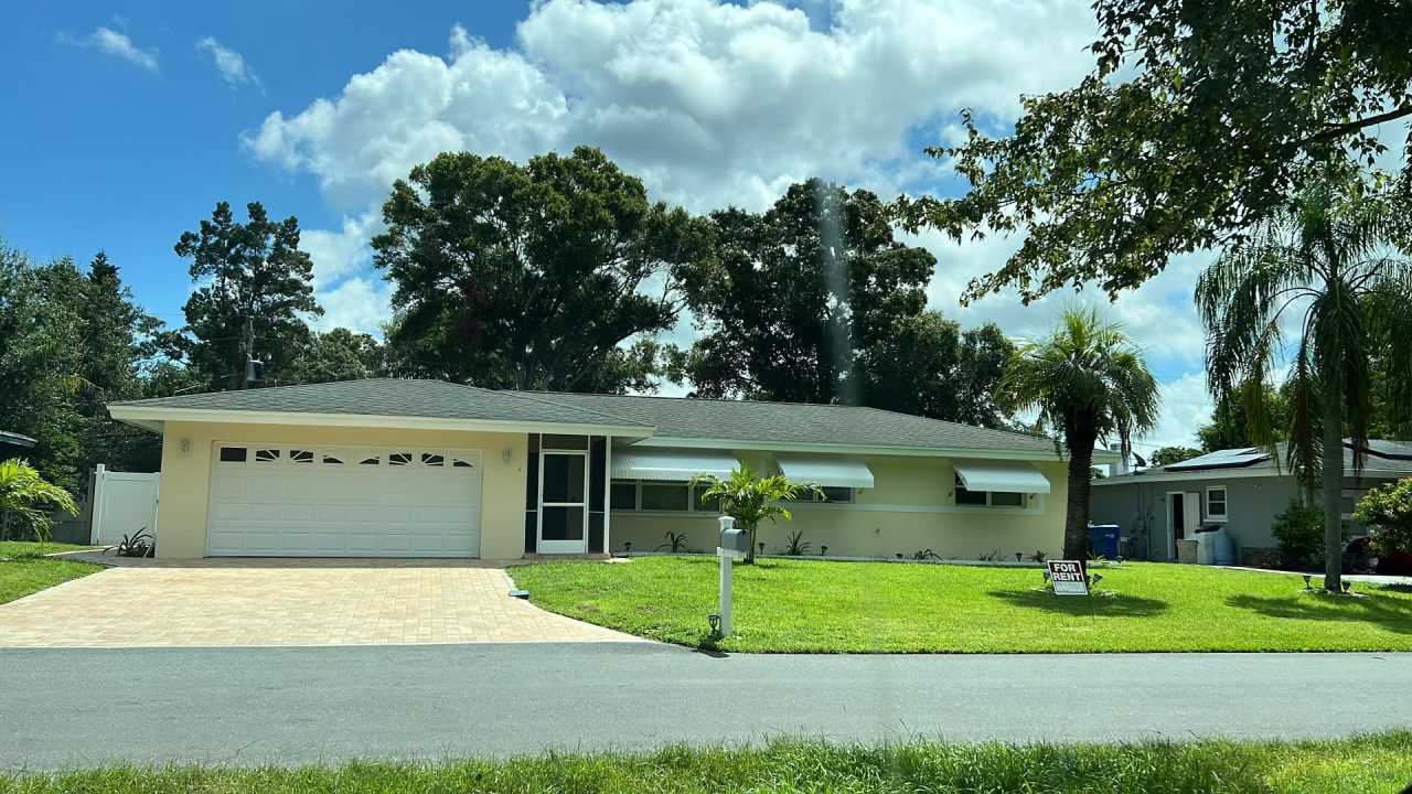 705 Forest Park Way  E