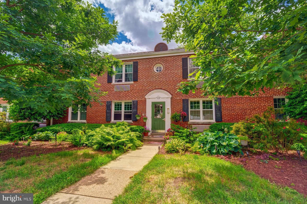 109 E GLEBE Road unit: C