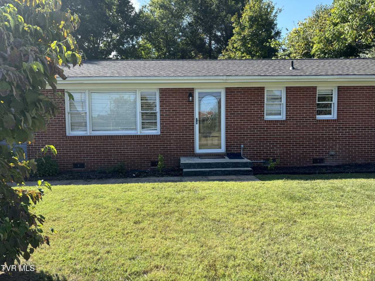 2703 W Walnut Street