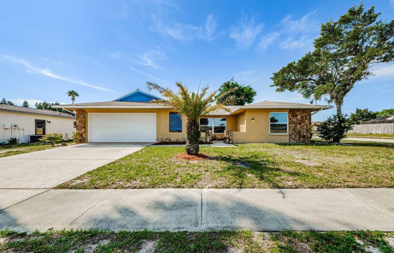 Beautiful 3 bed 2.5 bath Pool home