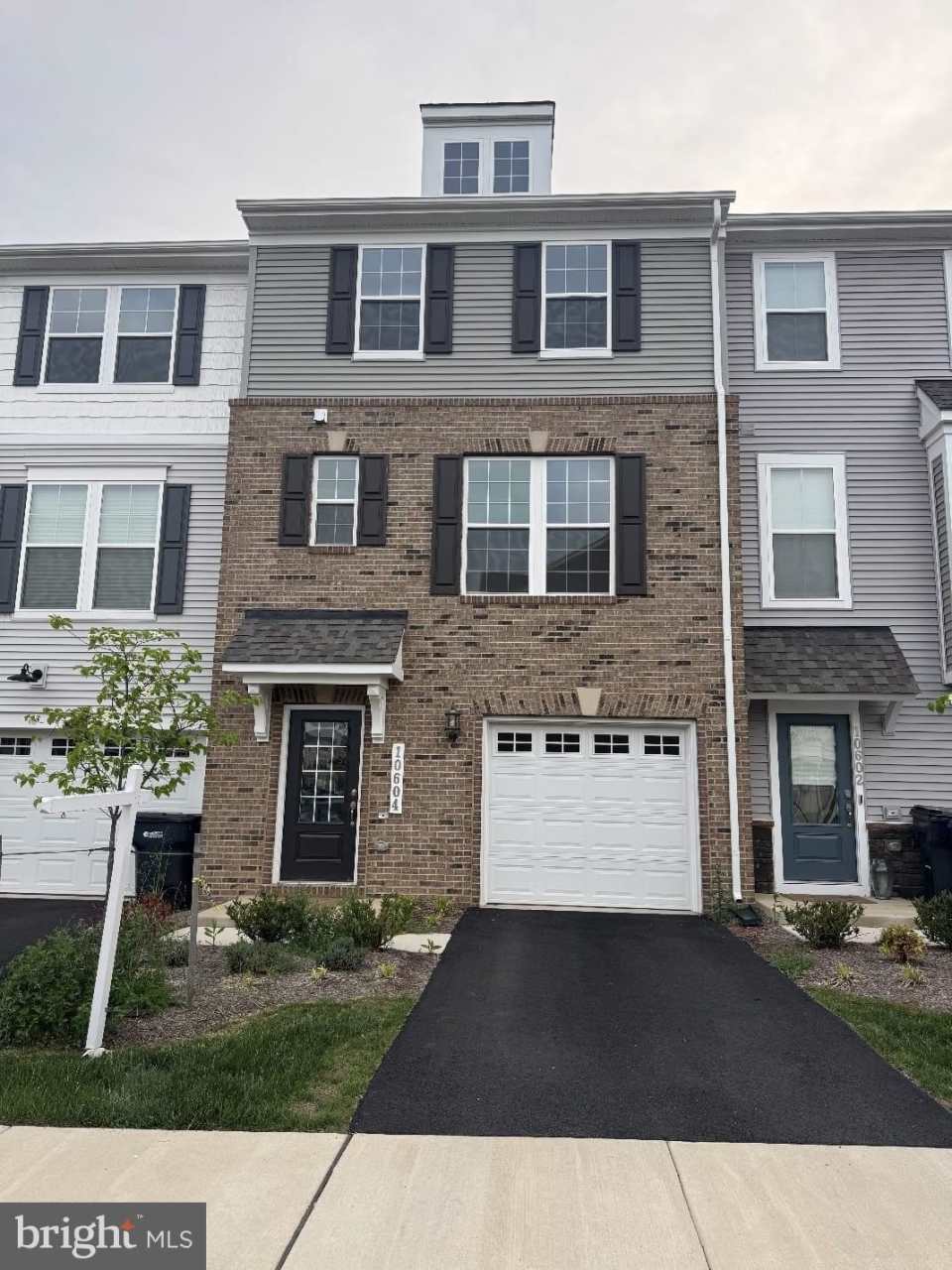 10604 SHEFFIELD GLEN LANE