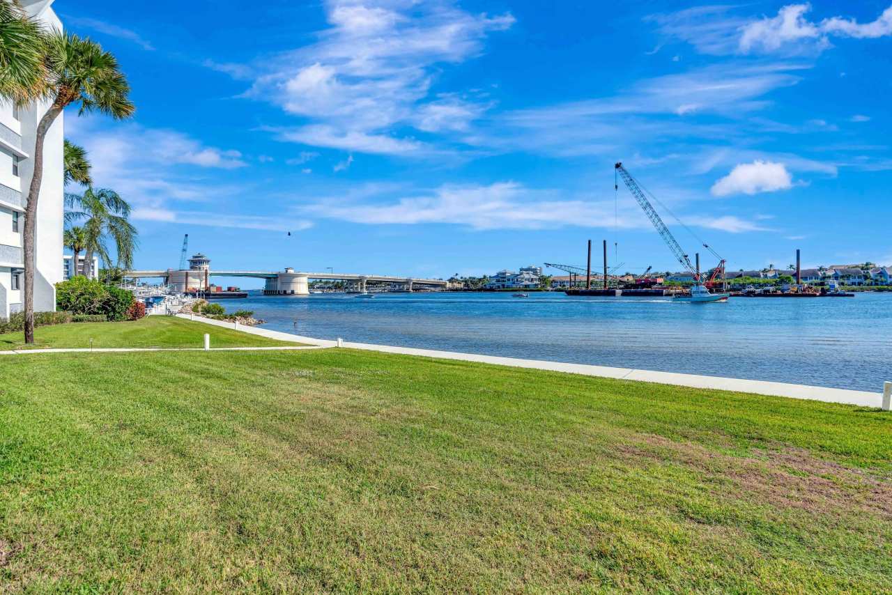 1542 Jupiter Cove Drive