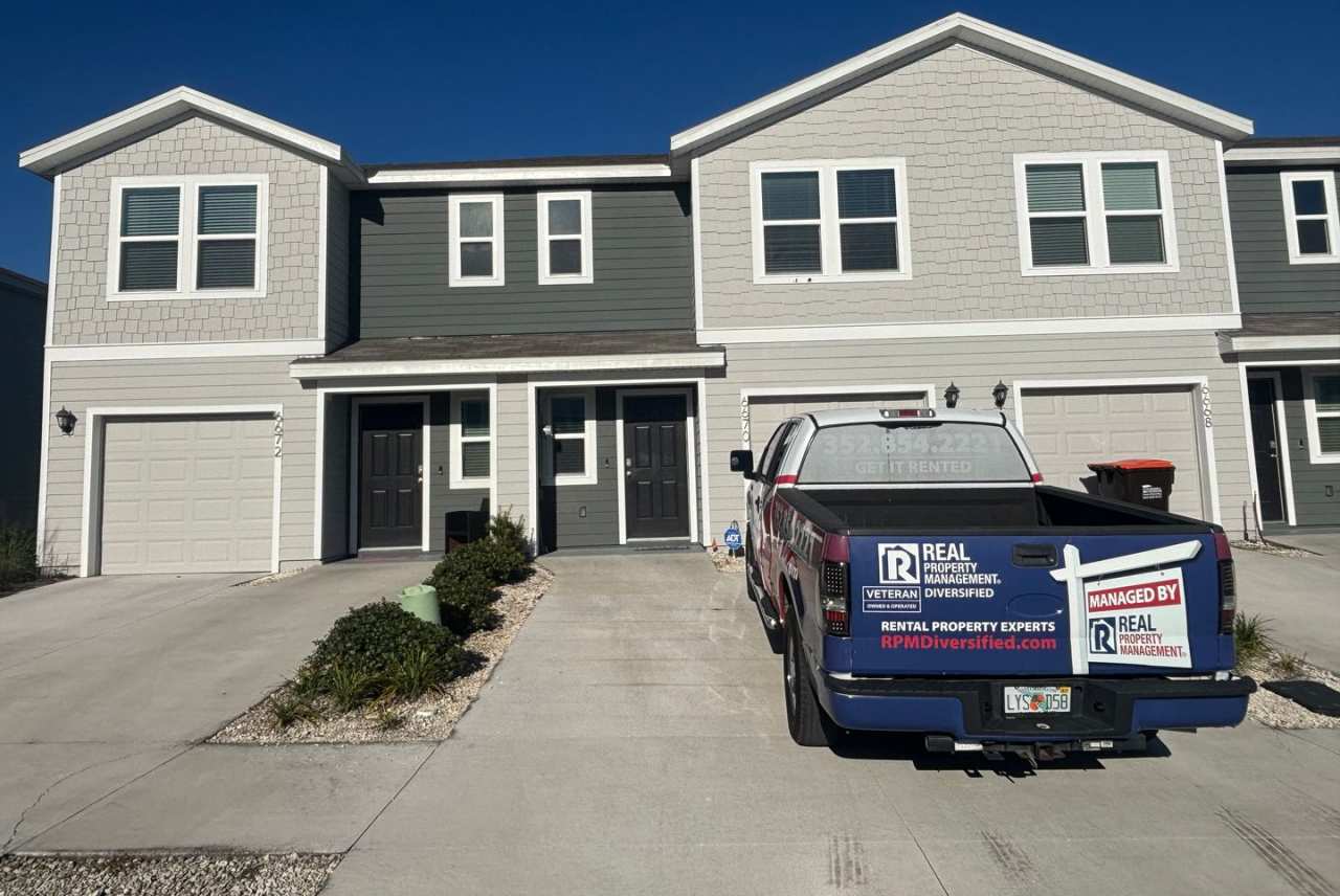 Beautiful Townhome Community Close to Everything!!