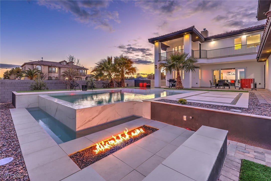 282 E Maulding Avenue