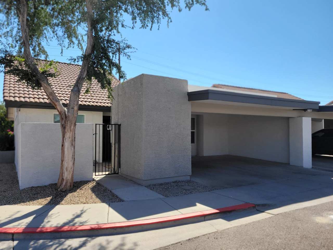 2 bed 2 bath Town-home in Central Phoenix!! Newly Remodeled