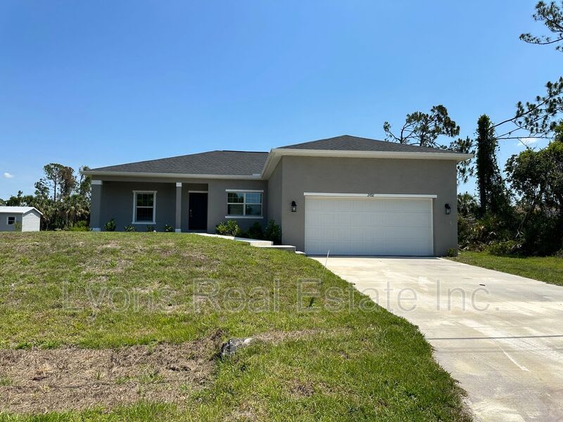 2492 Sparkle Ln