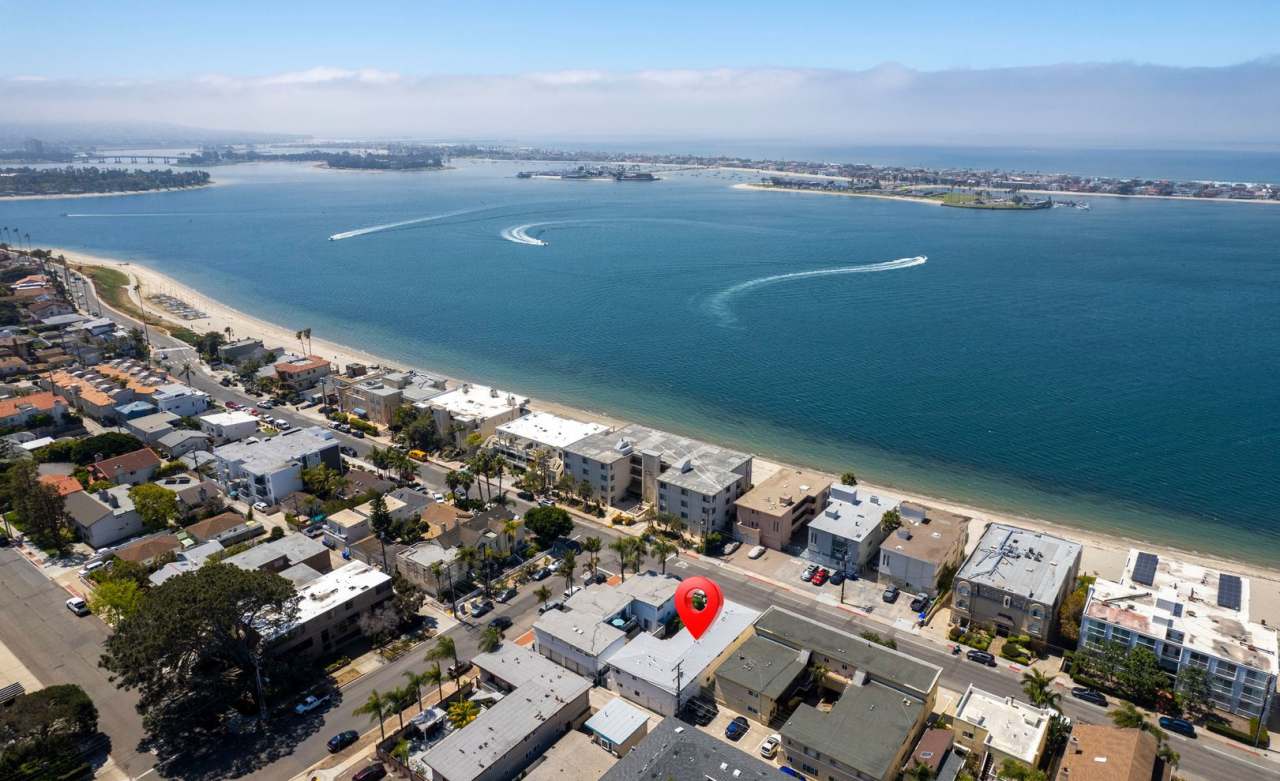 2 WEEKS FREE!!! 2 BR with Partial Bay Views and Parking!