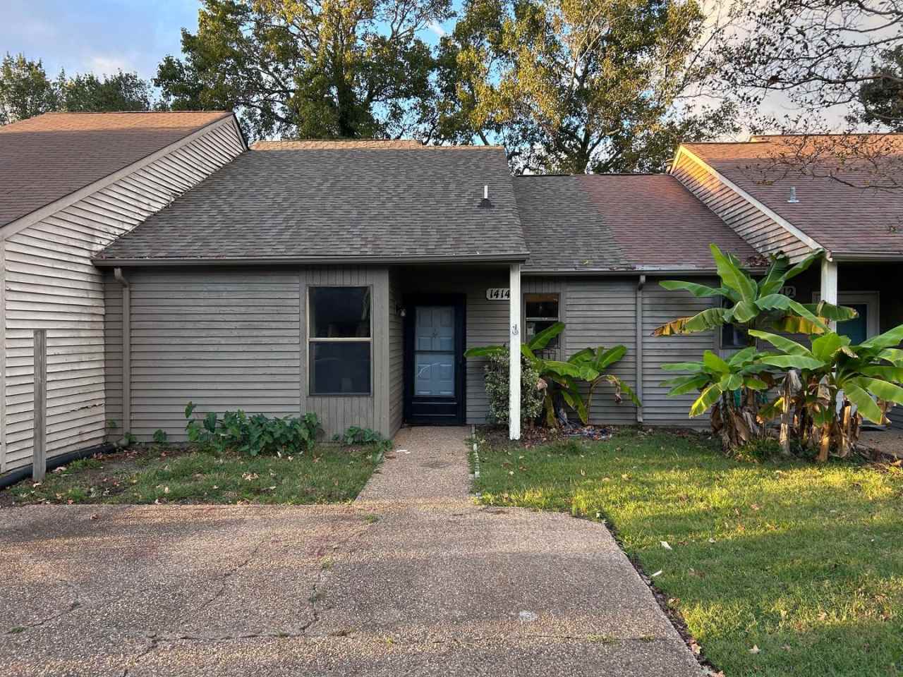 Cozy 2-Bedroom Townhome in Virginia Beach "ASK ABOUT OUR ZERO DEPOSIT"