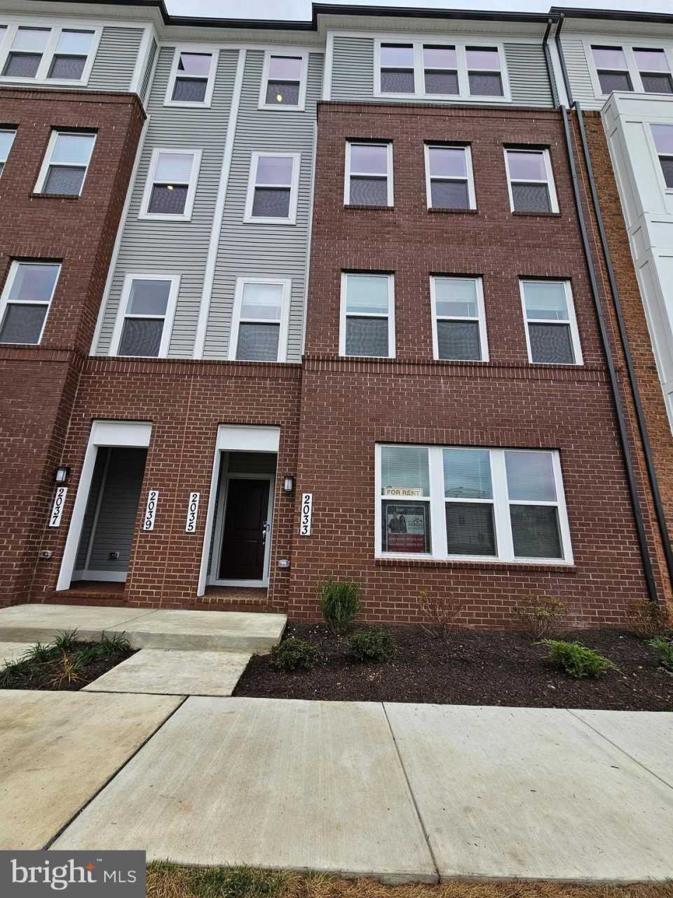 2033 HENSON NORRIS Street