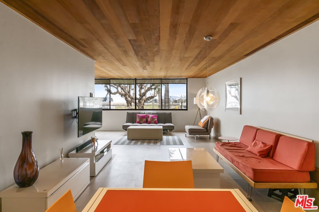 6209 Pacific Ave unit: 102