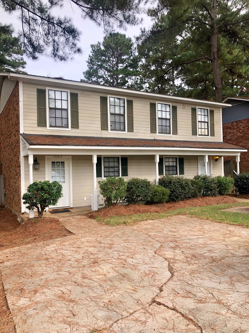 2 bed, 1.5 bath in Brandon!