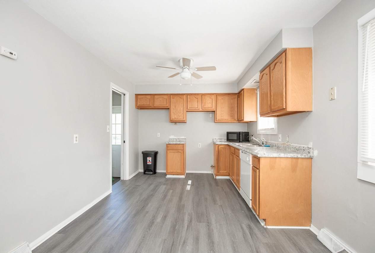 3 BED 1 BATH BEAUTIFUL SINGLE FAMILY HOME IN GARFIELD HEIGHTS!