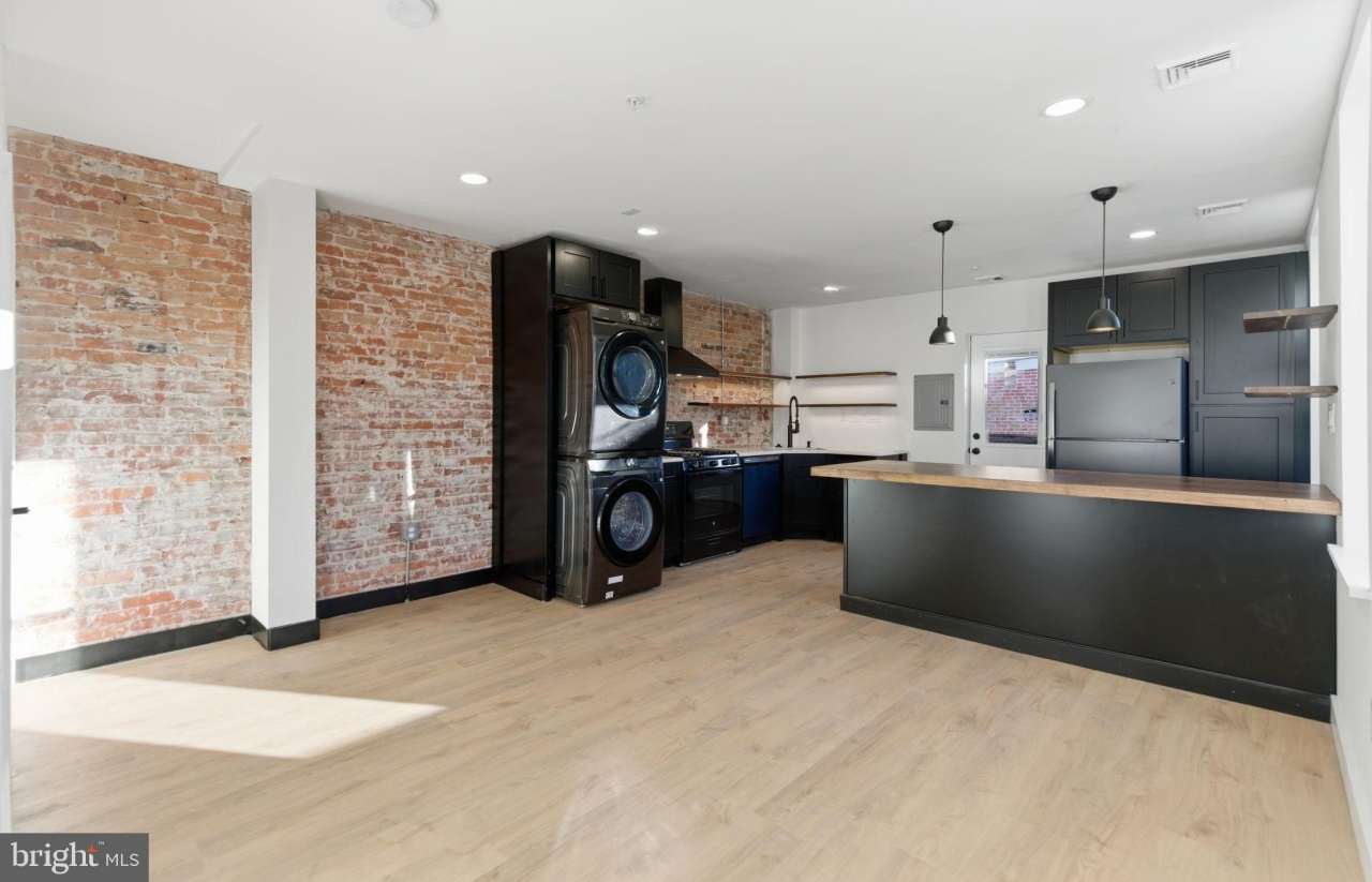 2738 POPLAR Street unit: 2R