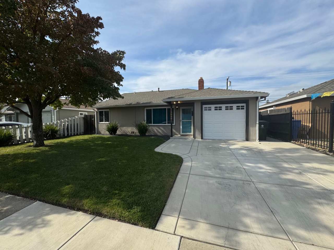 3 Bedroom | 1 Bathroom | Home in Sacramento