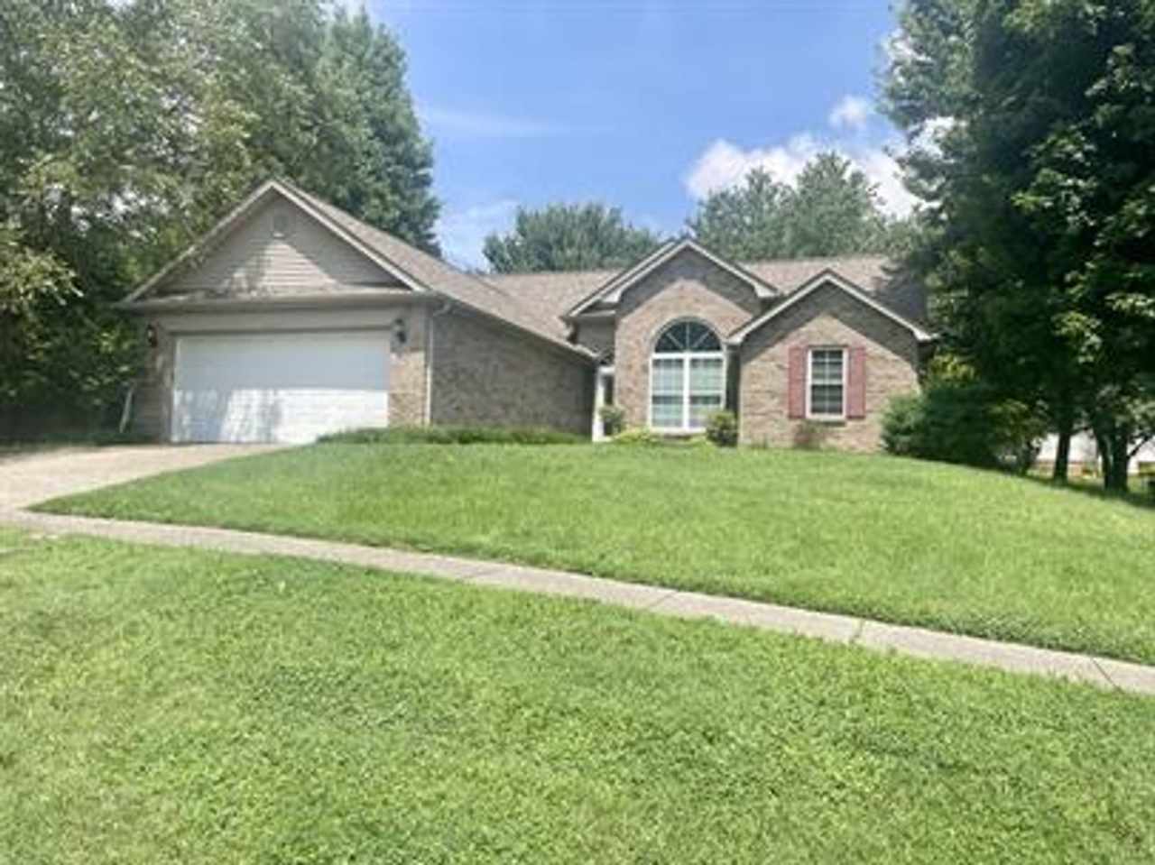 3 bedroom 1 bath home with a basement and garage!