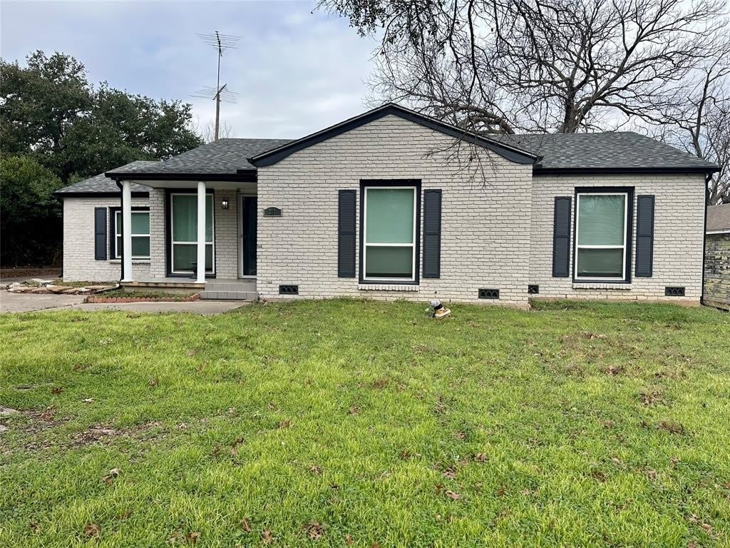 211 Country Club Road