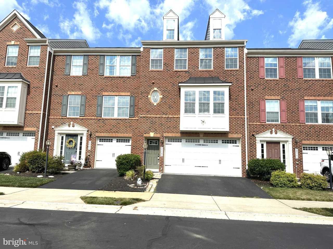 25795 CLAIRMONT MANOR Square