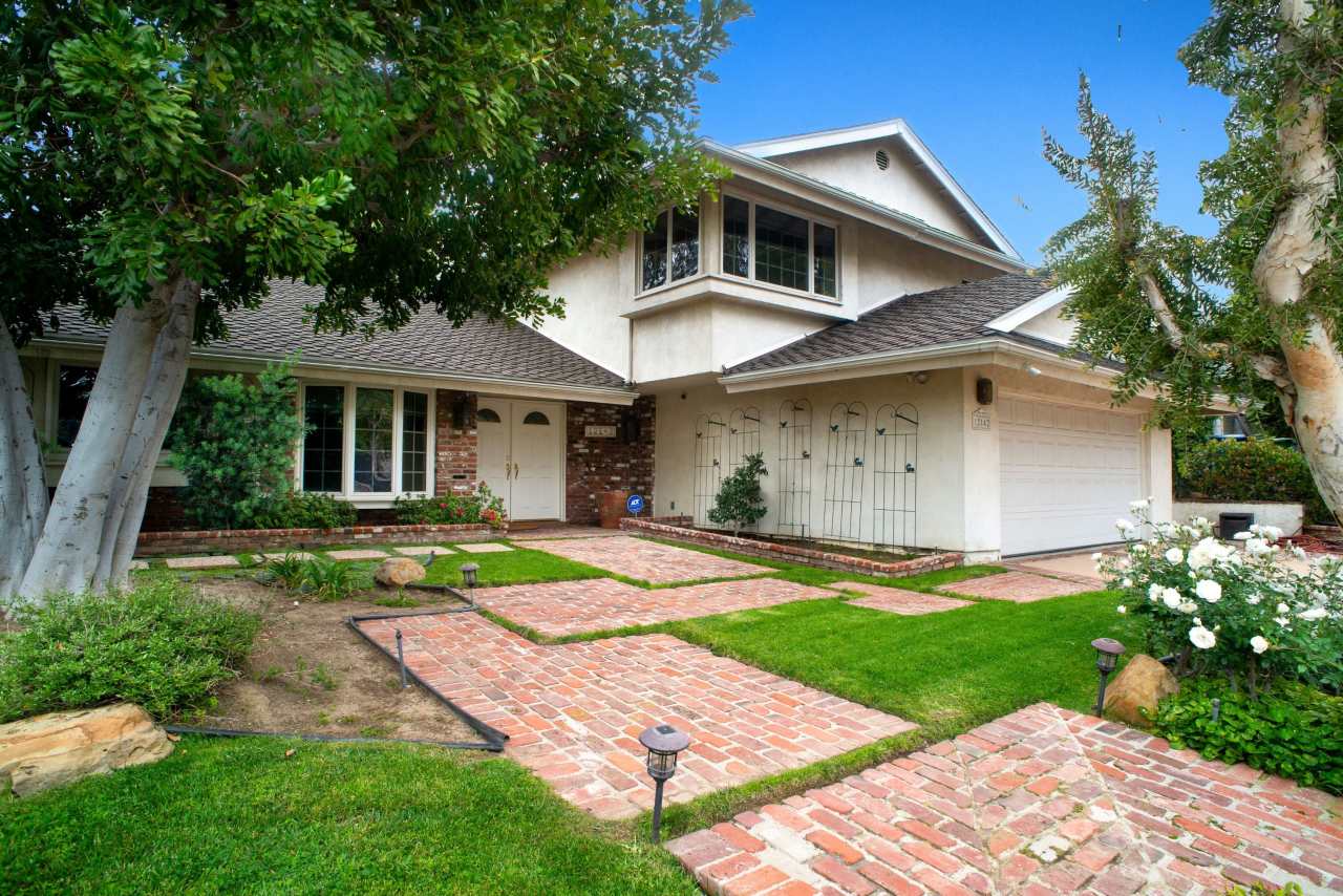 12142 Bowmore Avenue