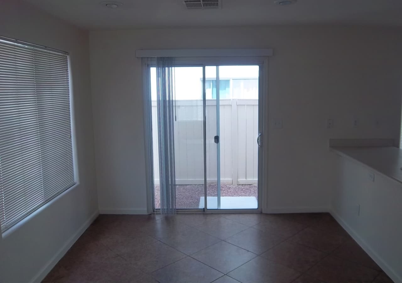 3 bedroom home with granite tops and tile floors $1500.00/month