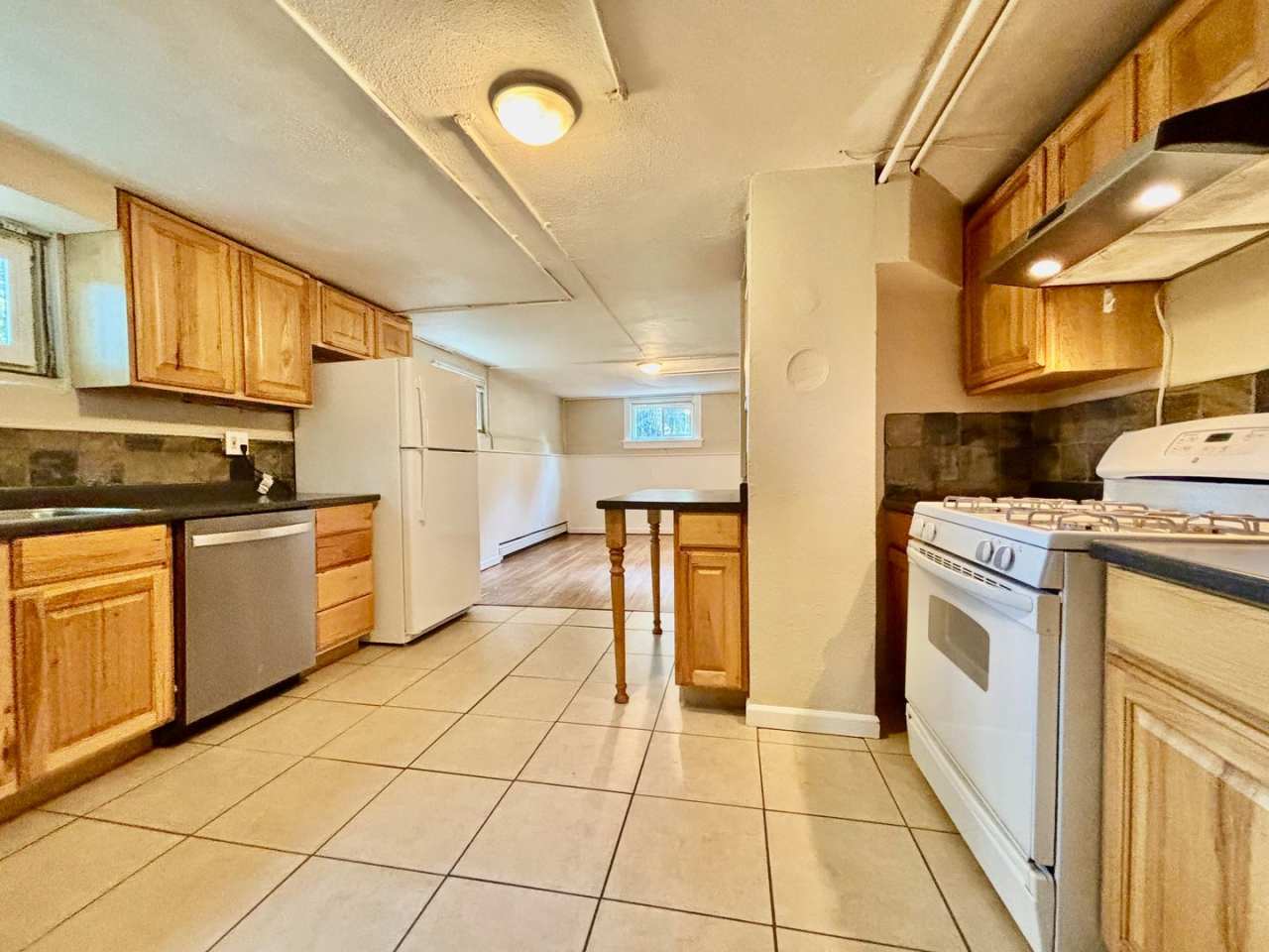 Cozy 2-Bed, 1-Bath Lower Level Apartment – Your Perfect Home Awaits!