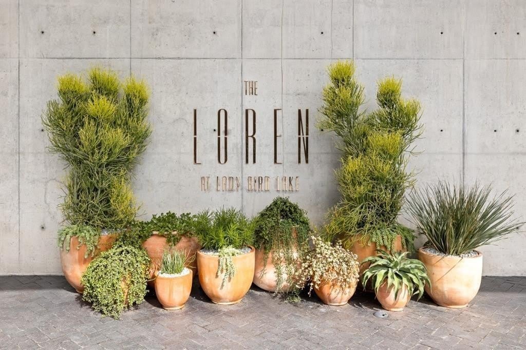 1211 W Riverside DR W 2d