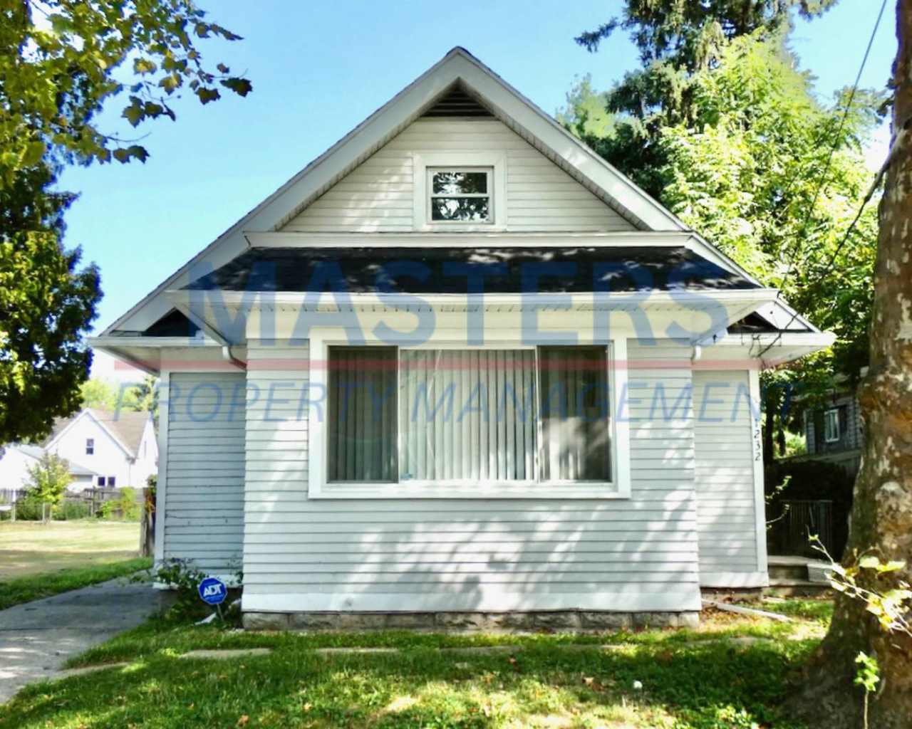 Holiday Special: Enjoy half off your first month’s rent when you move in!