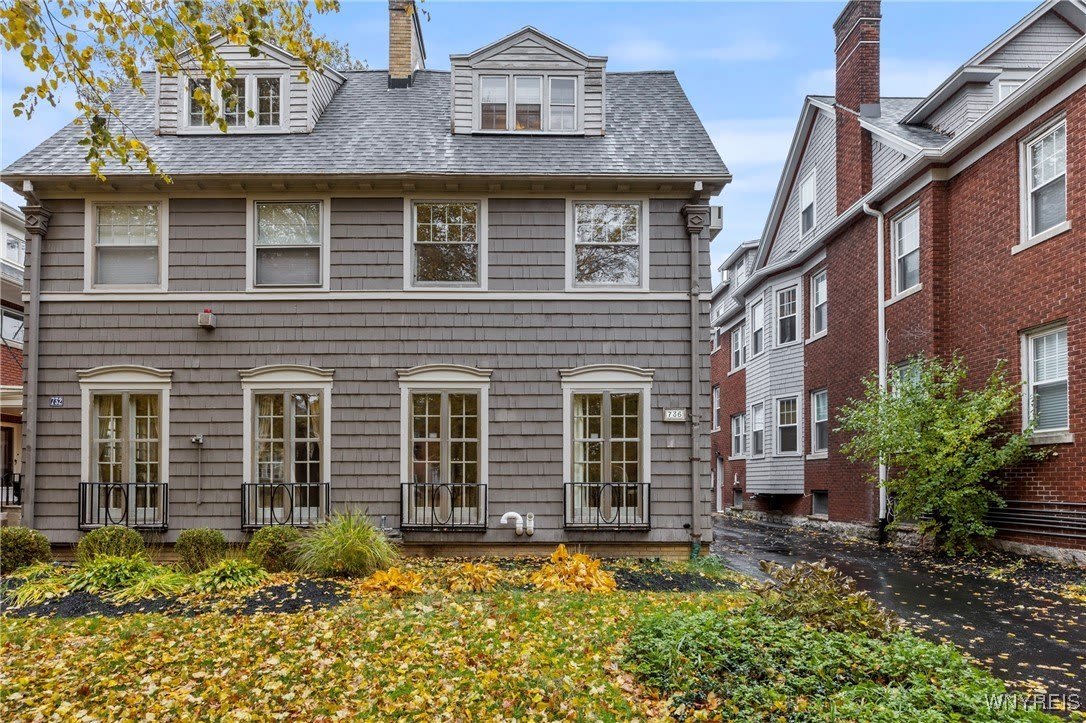 736 Lafayette Avenue