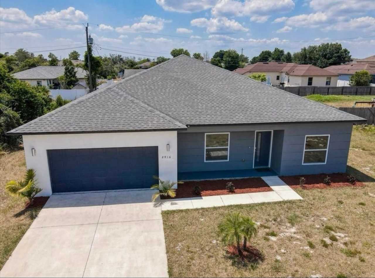 5 Bedroom Single Family Home in Deltona