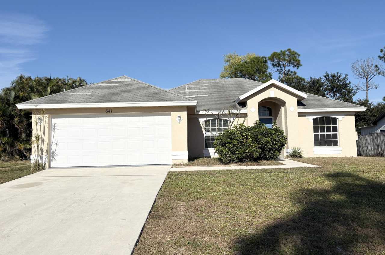 641 SE Delancey Lane