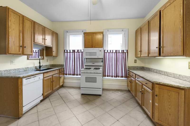 112 Ashworth Place - 1