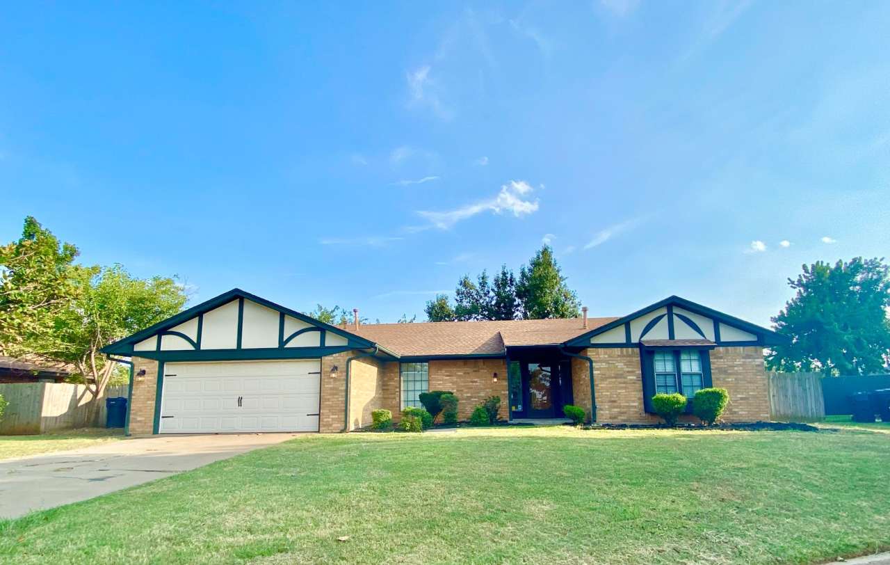 Beautiful Home in NW OKC -Available Now!